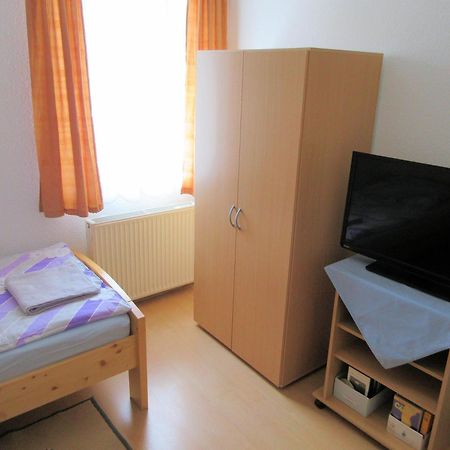 Charmantes Apartment In Mittelfeld Ганновер Экстерьер фото