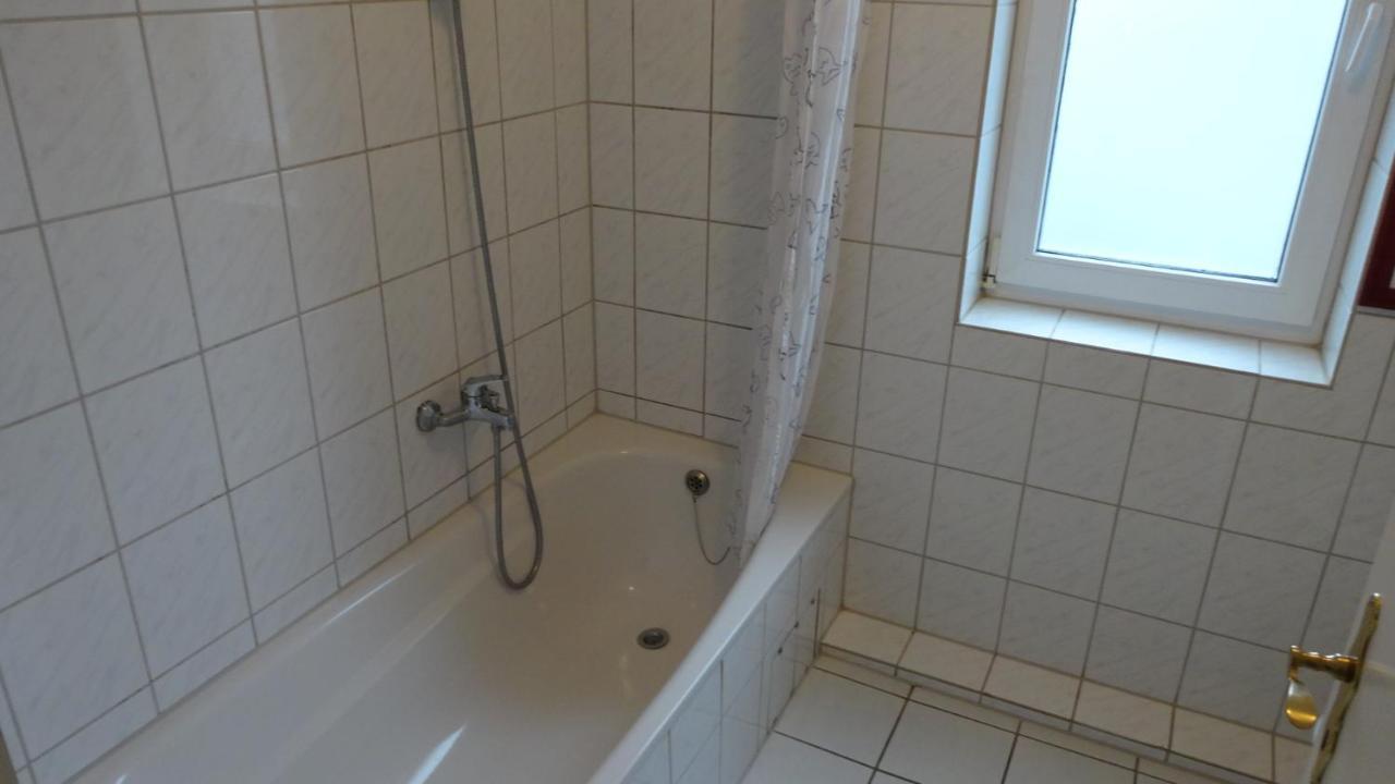 Charmantes Apartment In Mittelfeld Ганновер Экстерьер фото